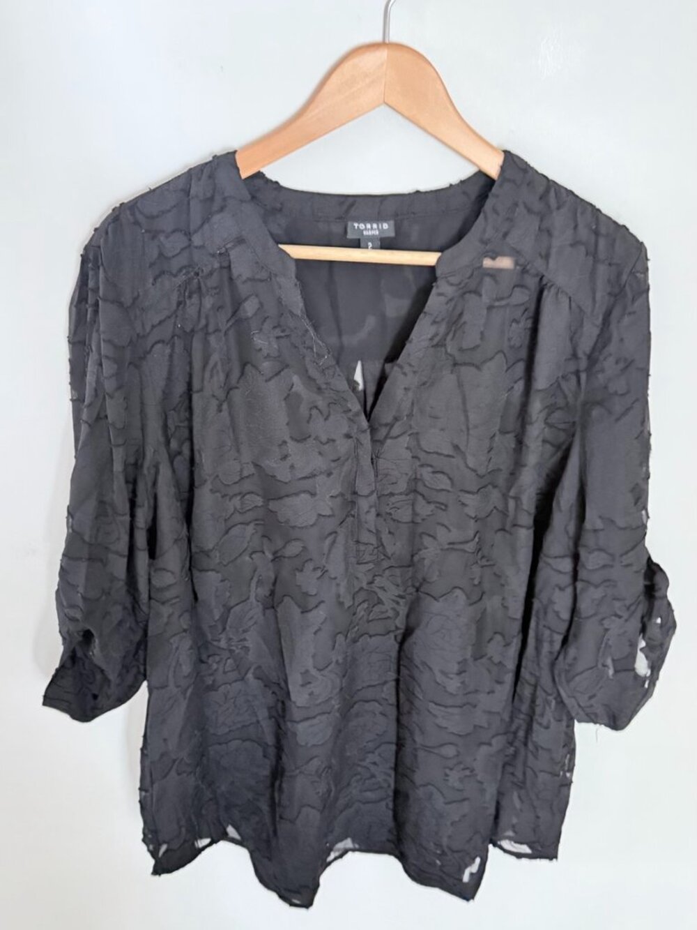 Torrid Harper Black Textured Sheer Blouse Size 2 Plus 3/4 Sleeve